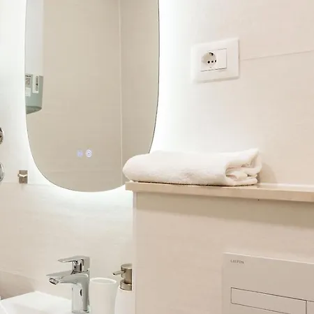Apartment Luxury Center House Split