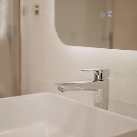 Luxury Center House Apartment Split